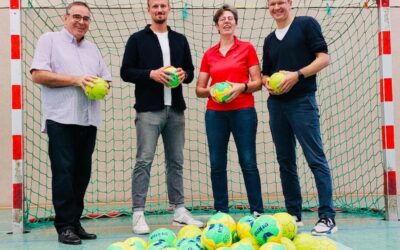 Neue Handbälle für den Schulsport