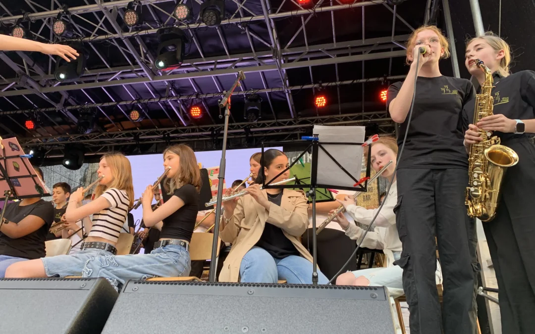 Musiker*innen der Gesamtschule Schinkel rocken die Osnabrücker Maiwoche